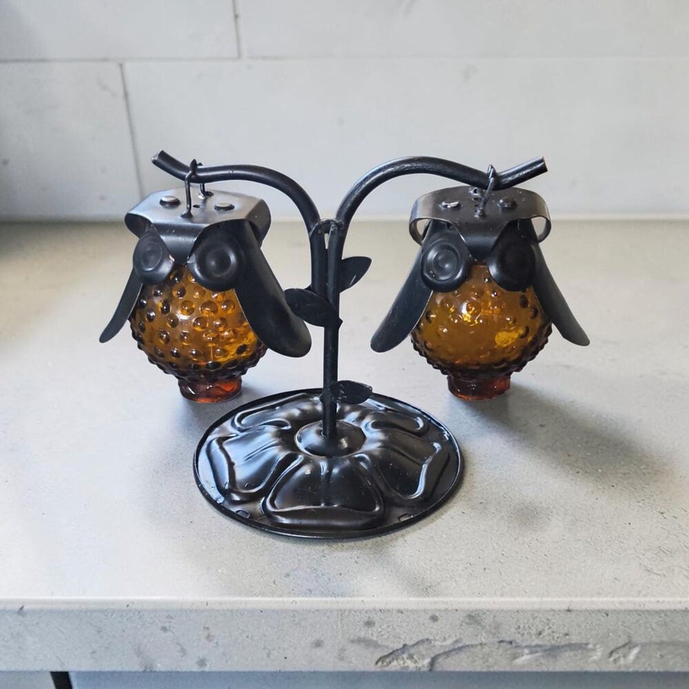 HANGING AMBER GLASS OWLS w METAL POST SALT & PEPPER SHAKERS VINTAGE UNUSED